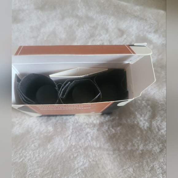 NIB Uplift 3 Essential Oils - Picture 4 of 5